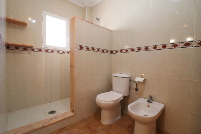 Image No.23-3 Bed Villa for sale