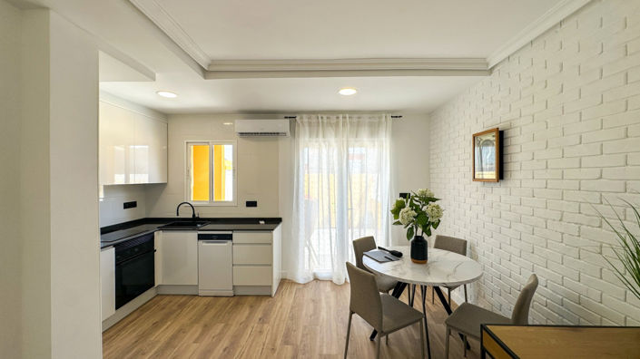 Image No.13-2 Bed Townhouse for sale