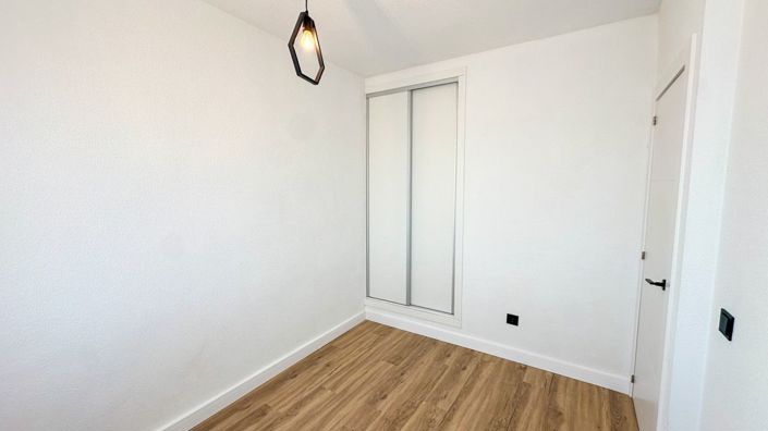 Image No.28-2 Bed House for sale