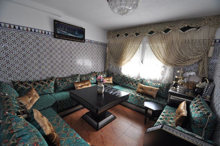 Image No.16-6 Bed House for sale