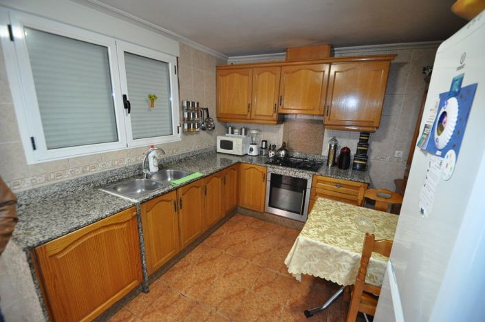 Image No.20-6 Bed House for sale