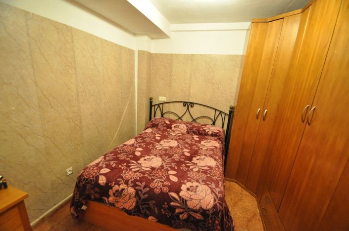 Image No.3-6 Bed House for sale