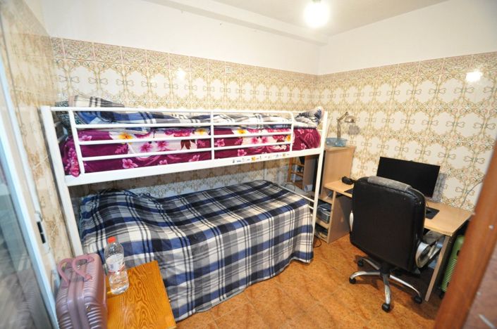 Image No.6-6 Bed House for sale