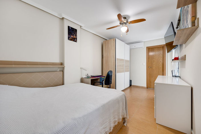 Image No.21-3 Bed Apartment for sale