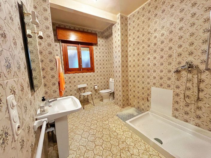 Image No.2-6 Bed Apartment for sale