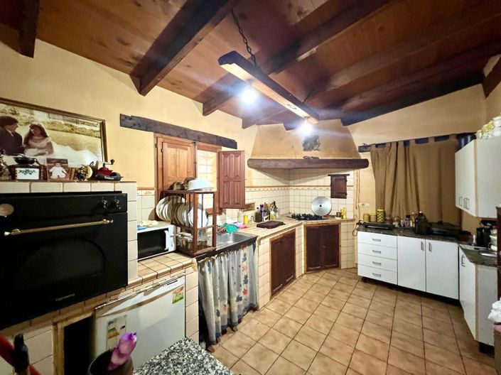 Image No.10-4 Bed Country House for sale