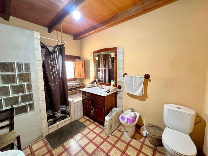 Image No.6-4 Bed Country House for sale