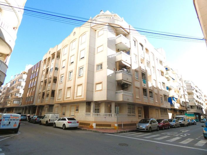 Image No.2-Appartement de 2 chambres à vendre à Torrevieja