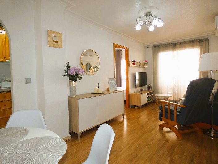 Image No.3-Appartement de 2 chambres à vendre à Torrevieja