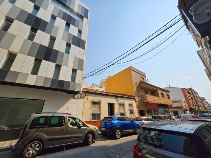 Image No.13-3 Bed House for sale
