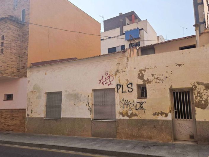 Image No.21-3 Bed House for sale
