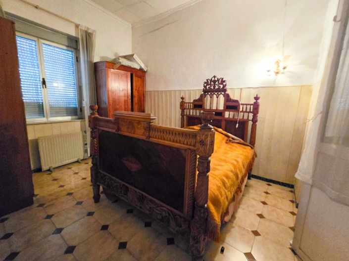 Image No.24-3 Bed House for sale