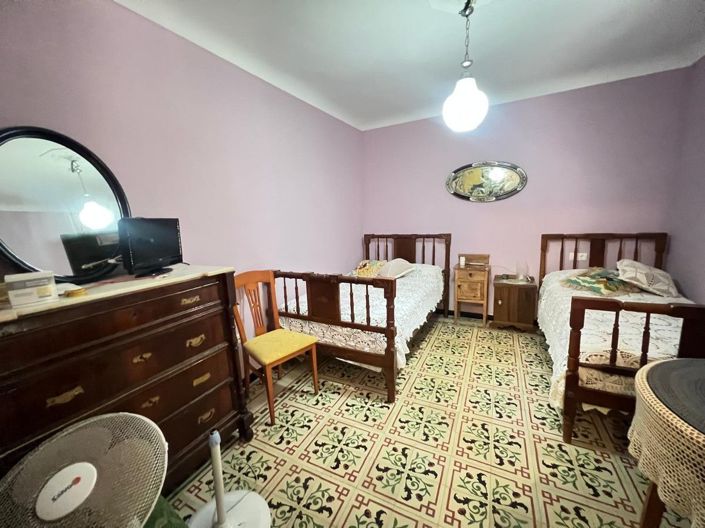 Image No.12-5 Bed House for sale
