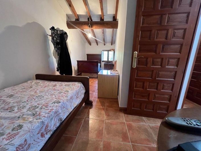 Image No.6-5 Bed House for sale