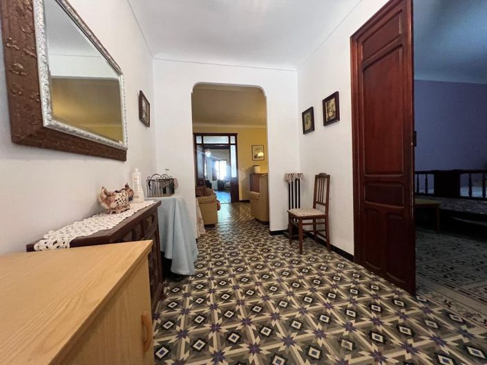 Image No.9-5 Bed House for sale