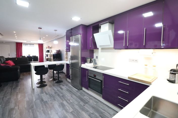 Image No.11-3 Bed House for sale