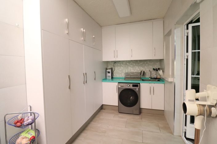 Image No.15-3 Bed House for sale