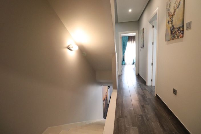 Image No.24-3 Bed House for sale