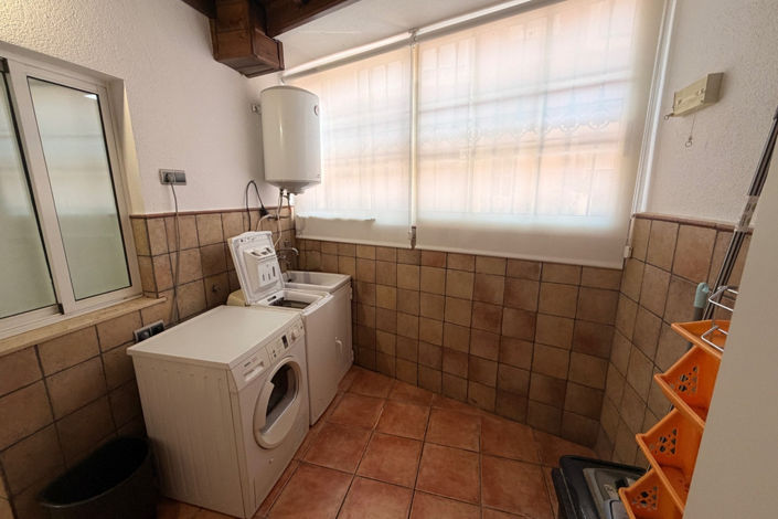 Image No.20-3 Bed Townhouse for sale