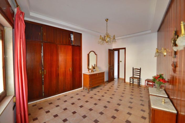 Image No.12-2 Bed House for sale