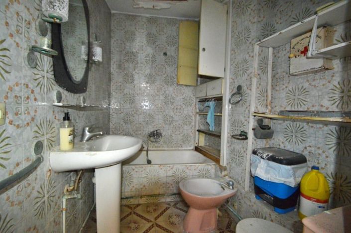 Image No.9-2 Bed House for sale