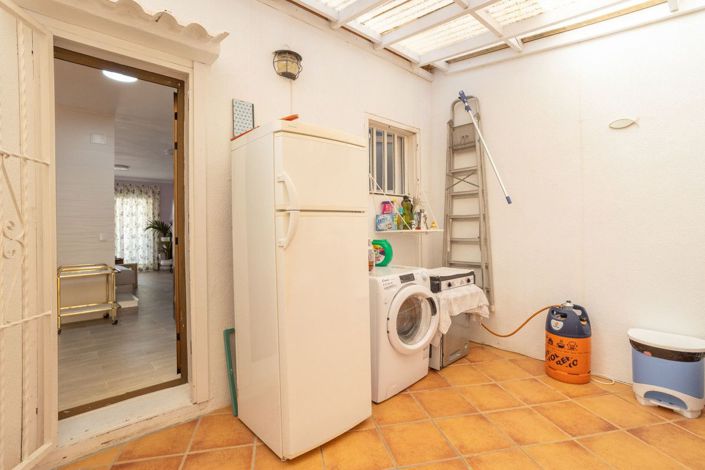 Image No.13-2 Bed House for sale