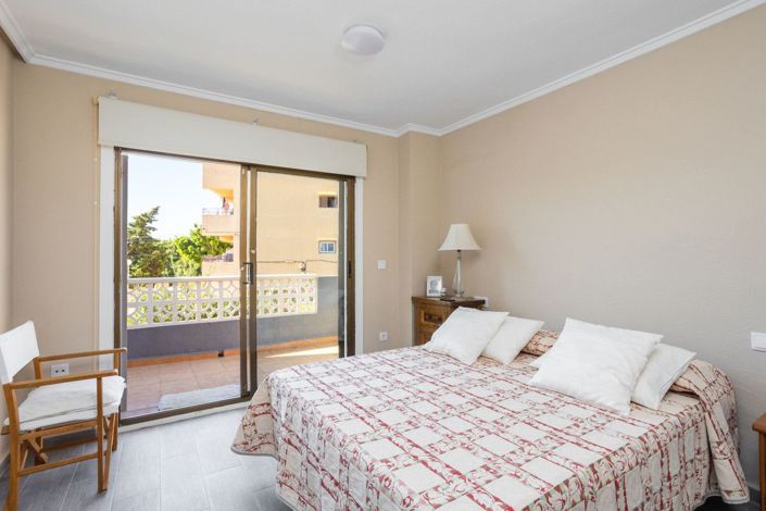 Image No.15-2 Bed House for sale
