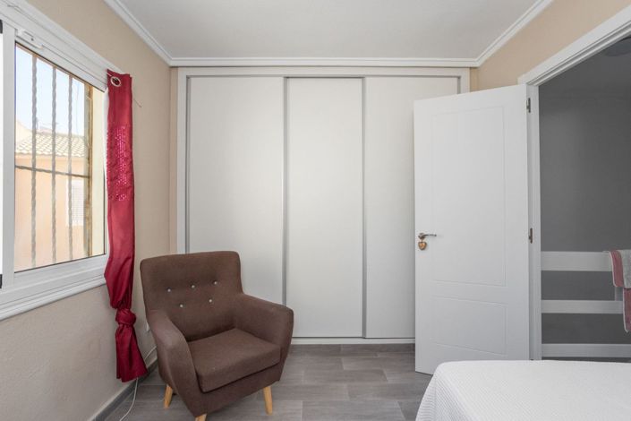 Image No.19-2 Bed House for sale