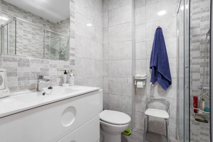 Image No.20-2 Bed House for sale