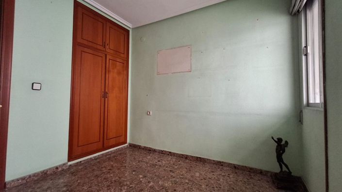 Image No.15-4 Bed Apartment for sale