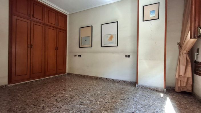 Image No.21-4 Bed Apartment for sale