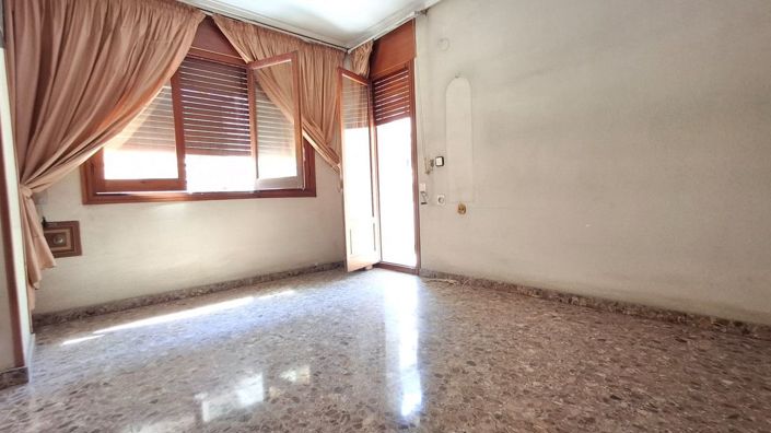 Image No.22-4 Bed Apartment for sale