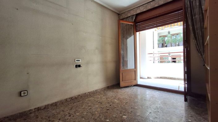 Image No.25-4 Bed Apartment for sale
