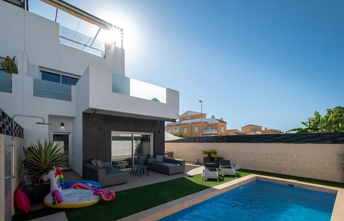 Image No.24-3 Bed House for sale