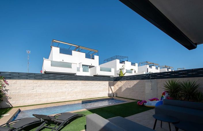 Image No.26-3 Bed House for sale