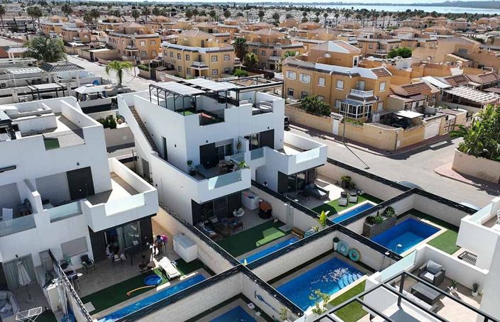 Image No.30-3 Bed House for sale
