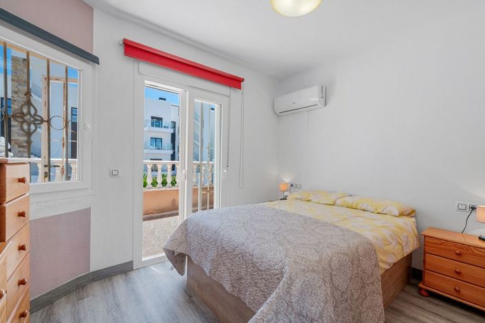 Image No.22-3 Bed House for sale