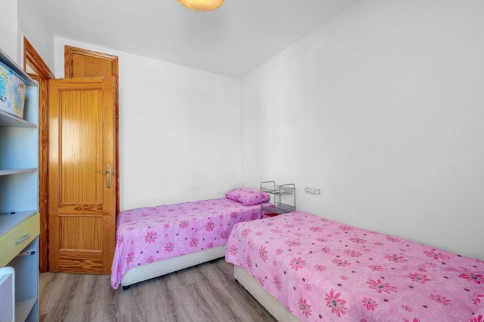 Image No.27-3 Bed House for sale
