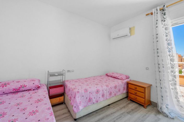 Image No.28-3 Bed House for sale