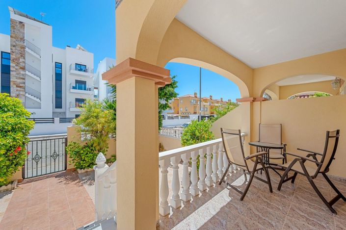 Image No.6-3 Bed House for sale
