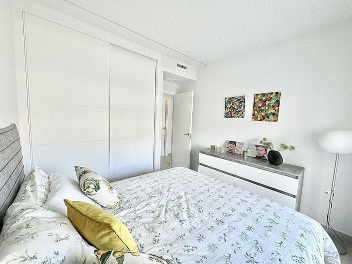 Image No.25-3 Bed Apartment for sale