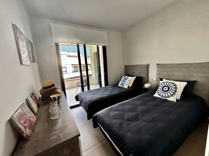 Image No.28-3 Bed Apartment for sale