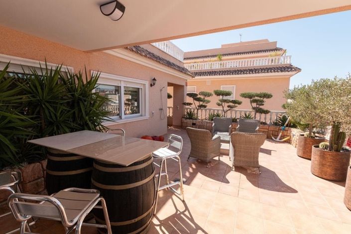 Image No.21-3 Bed Apartment for sale