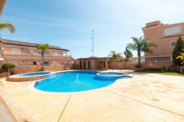 Image No.23-3 Bed Apartment for sale