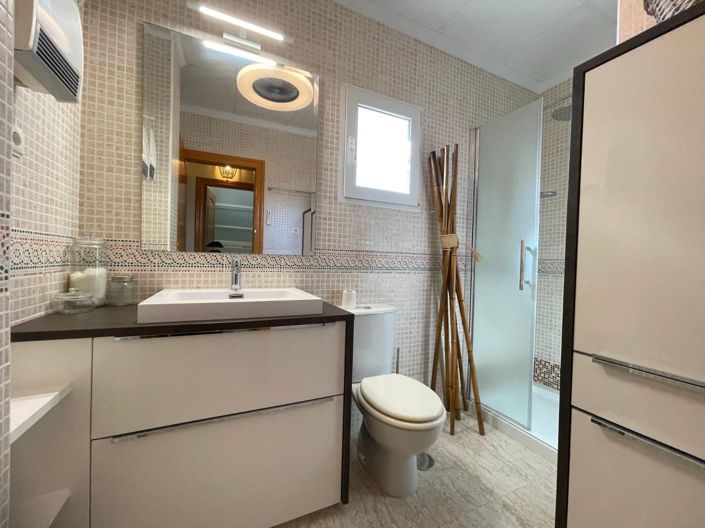 Image No.21-3 Bed House for sale