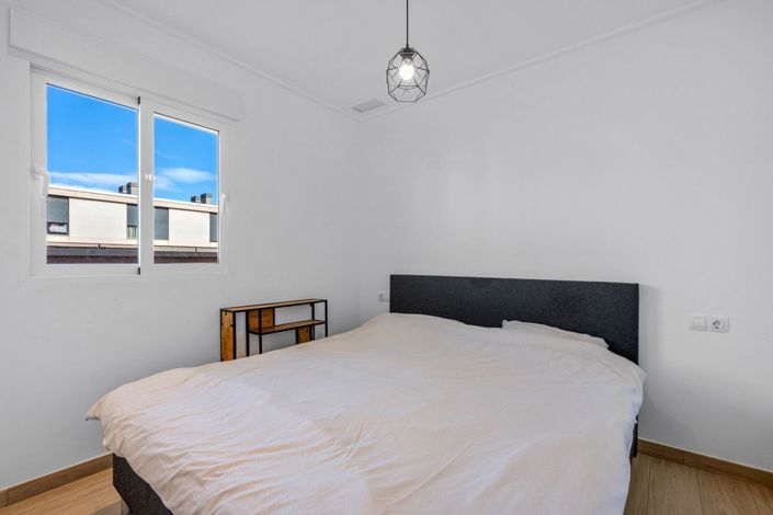 Image No.20-3 Bed Apartment for sale