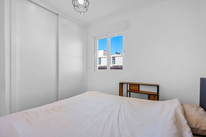 Image No.21-3 Bed Apartment for sale