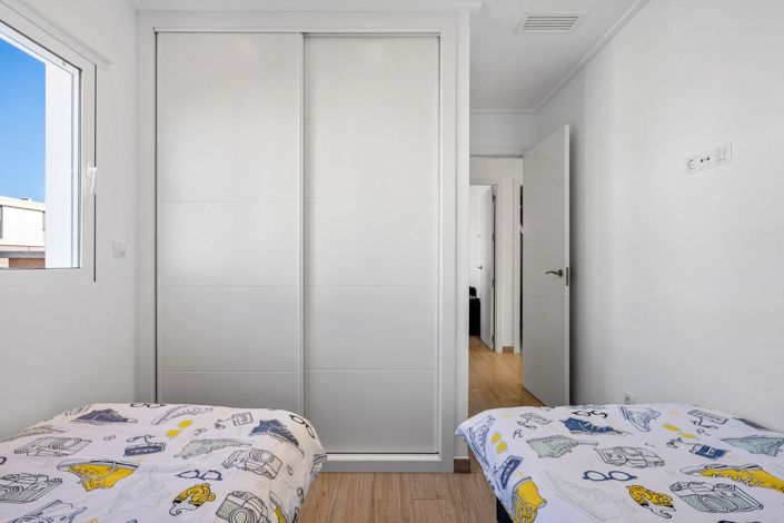 Image No.23-3 Bed Apartment for sale