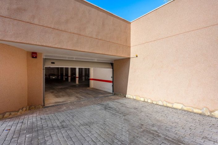 Image No.24-3 Bed Apartment for sale