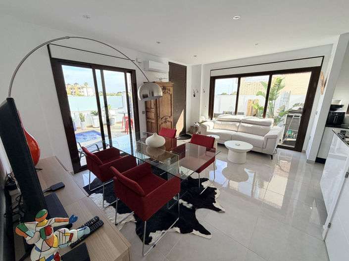 Image No.8-3 Bed Villa for sale